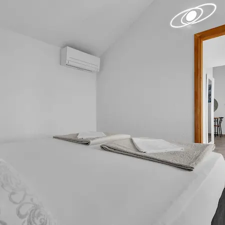 Irena With Heated Pool And Sea View * Μακάρσκα