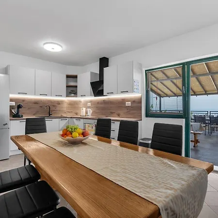 Irena With Heated Pool And Sea View * Μακάρσκα