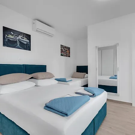 Tatil Evi Irena With Heated Pool And Sea View Makarska