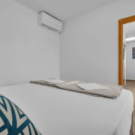 Irena With Heated Pool And Sea View Tatil Evi
