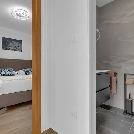Irena With Heated Pool And Sea View Tatil Evi *