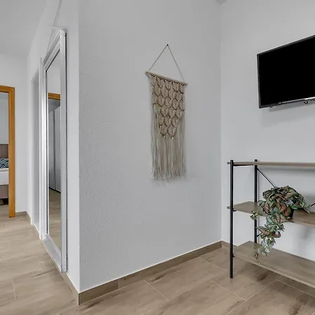 Tatil Evi Irena With Heated Pool And Sea View *