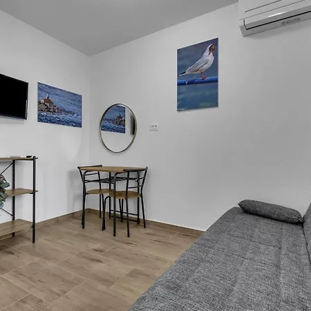 Irena With Heated Pool And Sea View Tatil Evi *